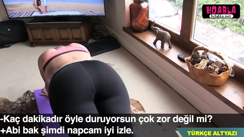 Yoga yapan koca götlü kız kardeşim domalınca kıçını elledim